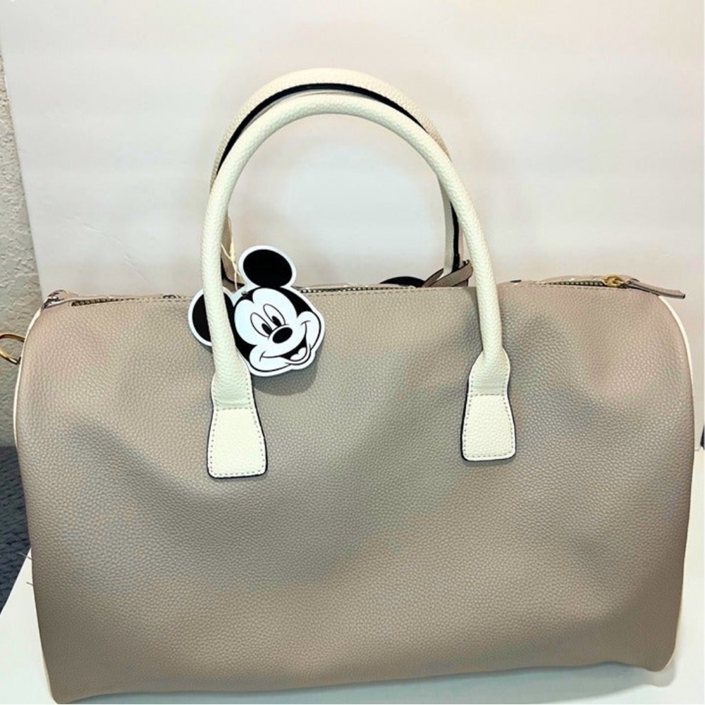 Disney's Mickey Mouse Weekender - Picture 4 of 9